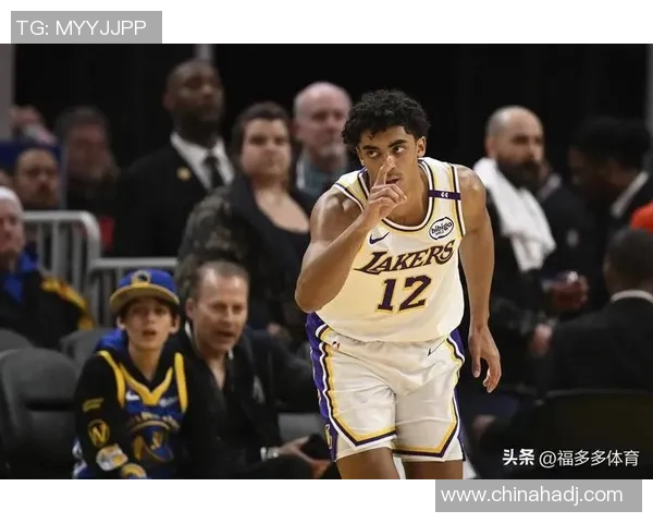 湖人大胜独行侠，小卡连拿50分创纪录