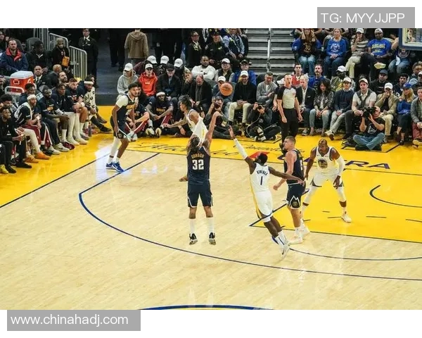 开拓者主场负于掘金,遭遇三连败 开拓者主场负于掘金,遭遇三连败