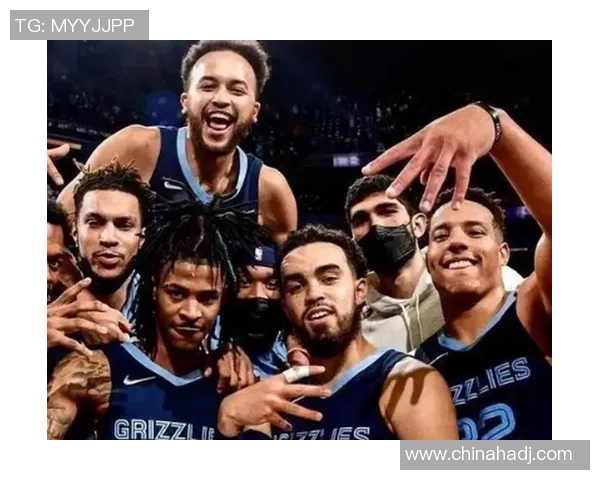 勇士队全明星球员齐聚一堂，训练备战新赛季